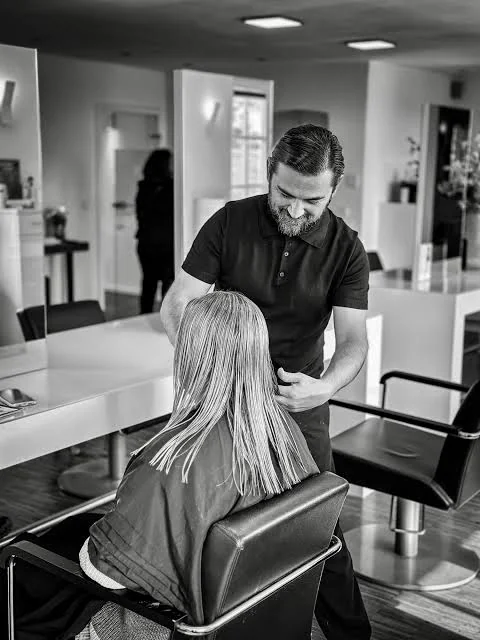 Murat Karadavut beim Styling